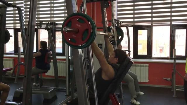 Жим в Смите 80кг смотреть онлайн