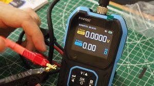 FNIRSI HRM-10. Измеритель внутреннего сопротивления аккумуляторов