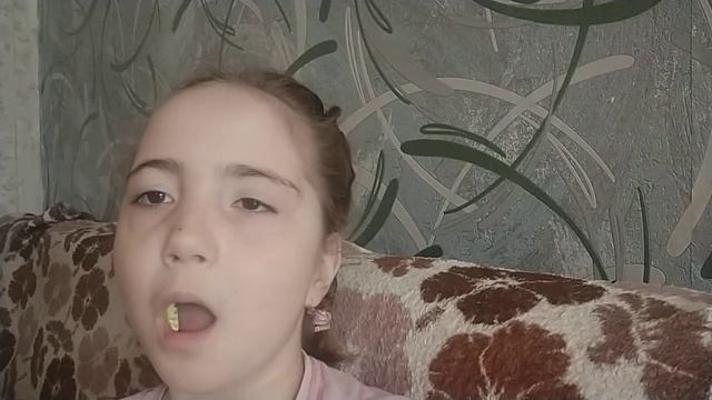 чем отличается на каникулах и на время школы смотреть онлайн