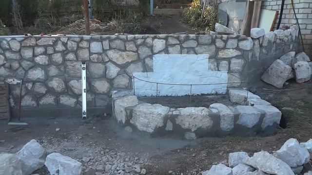 Бутовый камень. Строим опорную стену - 5. Продолжаем строить крыльцо. смотреть онлайн