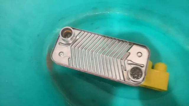 Заливаем вторичный теплообменник Navien АСЕ-16к в ALFA GEL смотреть онлайн