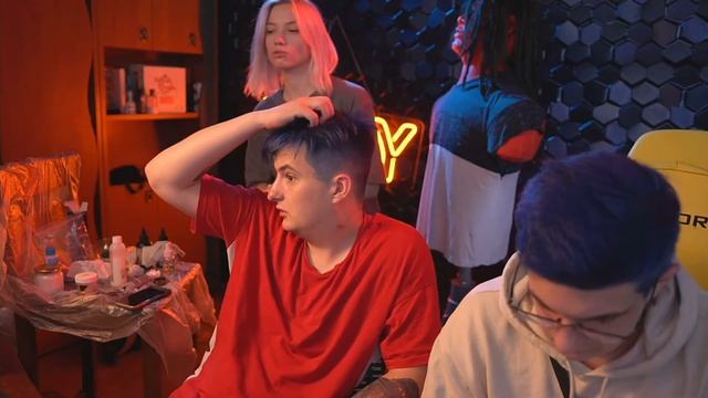 ЗЛОЙ ПОКРАСИЛ ВОЛОСЫ? СДЕРЖАЛ ОБЕЩАНИЕ/ЗЛОЙ И ЭВЕЛОН С СИНИМИ ВОЛОСАМИ/БРАТЬЯ СМУРФИКИ смотреть онлайн