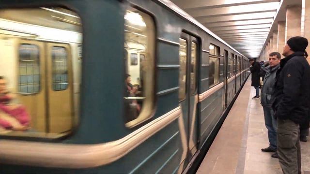 81-717/714.5М На станции Проспект Вернадского смотреть онлайн