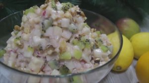 Фруктовый салат с йогуртом. Очень вкусно!