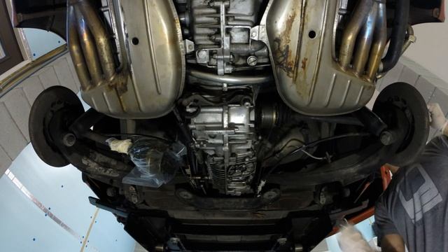 1979 Porsche 911 SC - Engine/Transmission Removal смотреть онлайн