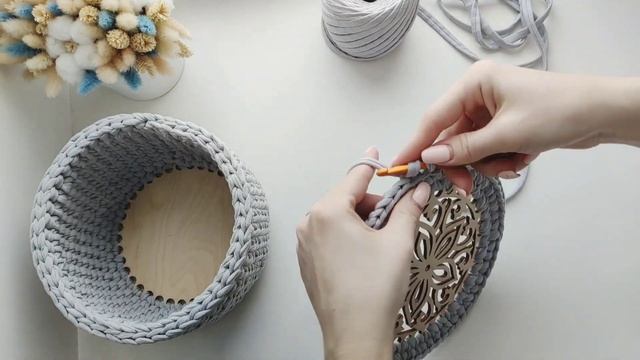 Корзина из трикотажной пряжи с крышкой. Мастер класс по вязанию крючком смотреть онлайн