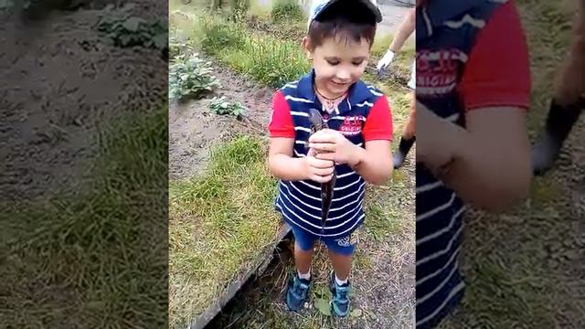 👍поймали рыбку,потеряла сознание от наших жиланий.😁 смотреть онлайн