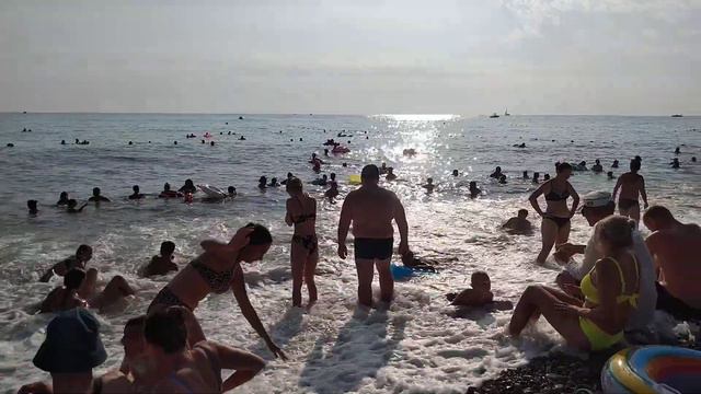 Опасное море сегодня на пляже Лазаревское 12.08.2022 смотреть онлайн