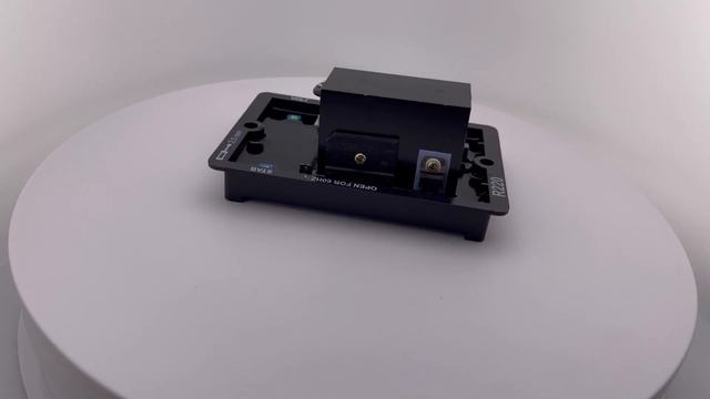 Регулятор напряжения R220 смотреть онлайн