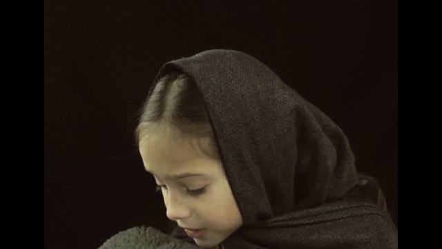 ОБОРВАННОГО МИШКУ УТЕШАЛА | Лора Тасси (читает София Грузенко) смотреть онлайн