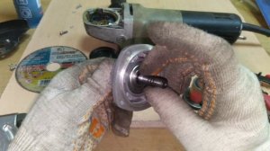 Как заменить подшипник и смазку в УШМ 125/900 Интерскол.