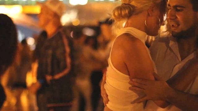 Bachata sensual with a beautiful girl | Music: Kewin Cosmos, Ataca & La Alemana - Calma смотреть онлайн