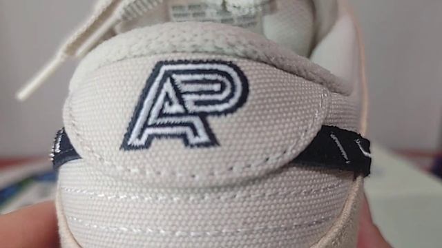 Nike SB Dunk Low Albino & Preto Review смотреть онлайн