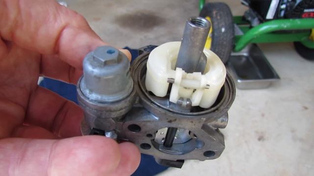 Carburetor Removal, Inspection & Reinstallation on the Honda GX-200 Motor смотреть онлайн