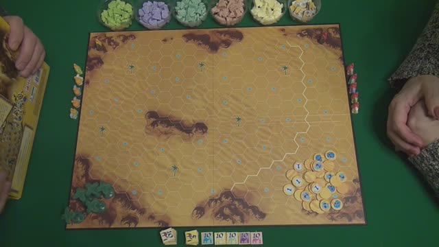 284 Сквозь пустыню - играем в настольную игру. Through the Desert board game. смотреть онлайн
