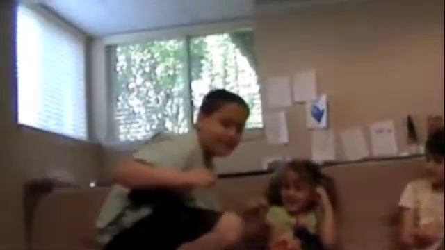 Silly Bandz Commercial смотреть онлайн