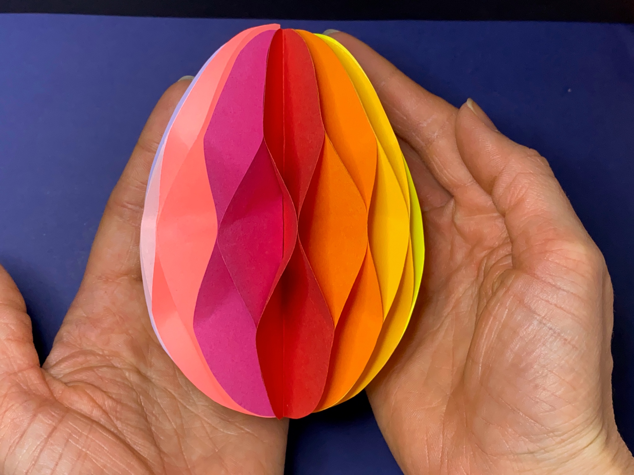 Пасхальная поделка из цветной бумаги. Пасхальное яйцо из цветной бумаги смотреть онлайн