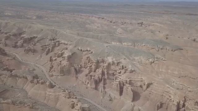 Посмотрите самые красивые каньоны Казахстана смотреть онлайн