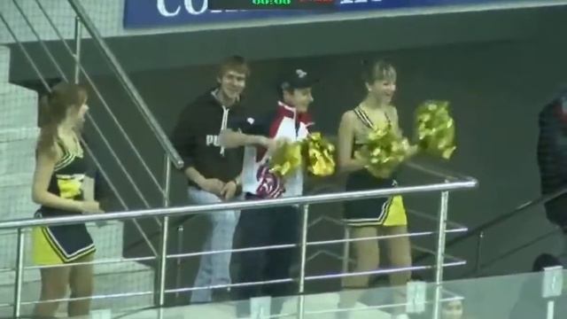 Вот так надо болеть за любимую команду смотреть онлайн