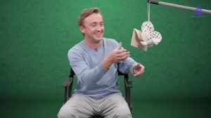 Драко Малфой угадывает ответы в викторине по Гарри Поттеру!