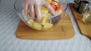 Куриные бедрышки с овощами в рукаве для запекания. Так мало кто готовит, а зря!