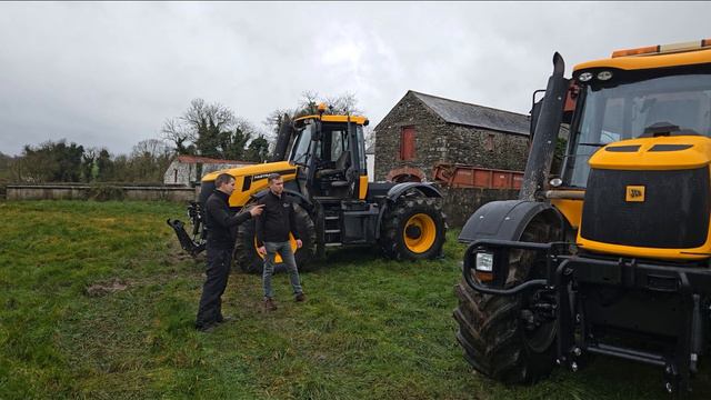 EXPLORING THE POWER, SPEED AND VERSITILITY OF THE JCB FASTRAC.