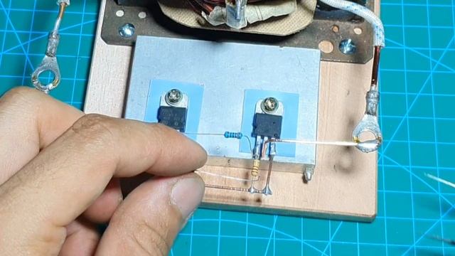 How to make a simple inverter 3000W, 12 to 220, creative prodigy #68 смотреть онлайн
