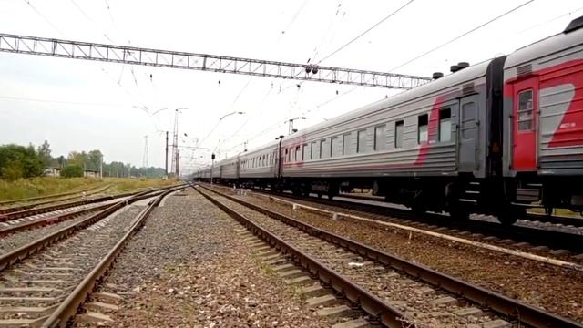 Электровоз ЧС2Т-999 (ТЧЭ-8) с пассажирским поездом №551А Санкт-Петербург - Анапа.