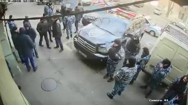 В центре Одессы стенка на стенку дрались частные охранные фирмы смотреть онлайн