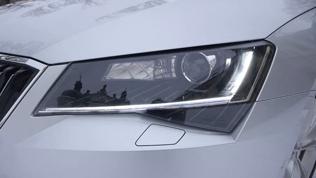 Za Volantem Škoda Superb Combi 2.0 TDI 110 kW смотреть онлайн