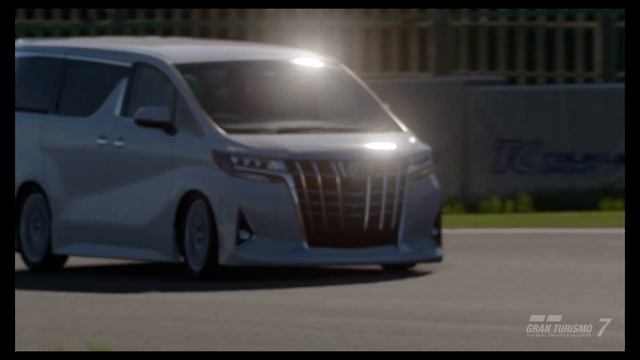 Turbocharged Toyota Alphard Executive Lounge ’18 4wd 569 HP time attack in Tsukuba Circuit смотреть онлайн