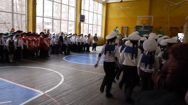 Смотр строя и песни, 4-Б класс, 6.12.17 смотреть онлайн