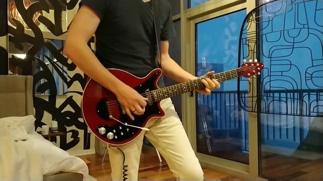 Brian May Super guitar with Greg Fryer treble booster. смотреть онлайн