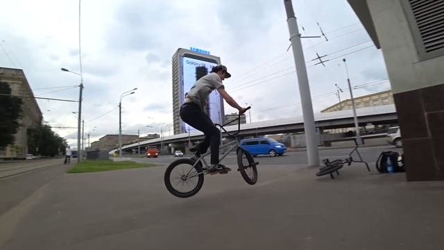 Катаемся на дерьмовых спотах | Преследование КОПОВ | BMX STREET MOSCOW смотреть онлайн