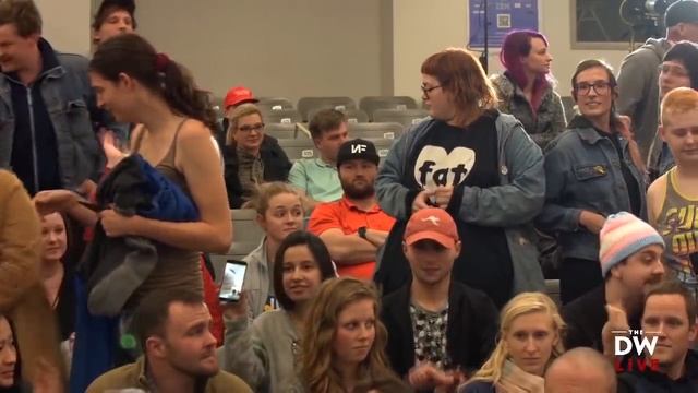 Сумасшедшие Транс-Активисты НАПАДАЮТ На Майкла Ноулза. смотреть онлайн