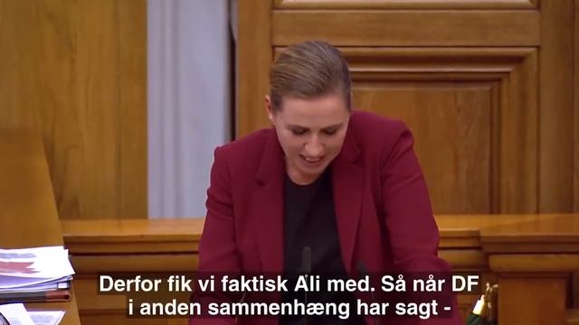 Отчет о покупке слонов вызвал истеричный хохот в датском парламенте смотреть онлайн