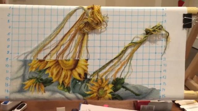 Вышивка крестом. Подсолнухи от Luca-S. Моё рабочее место. смотреть онлайн