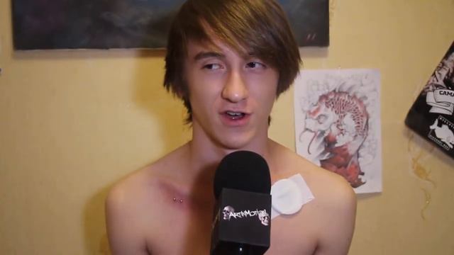 Плоскостной пирсинг под ключицами смотреть онлайн