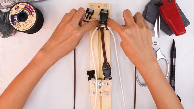 How to make a Jagged Ladder Paracord Bracelet смотреть онлайн