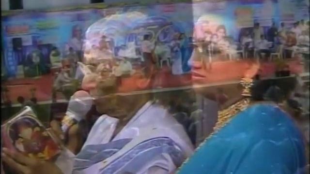 Oru Kili Uruguthu Live | S Janaki & Kalpana смотреть онлайн