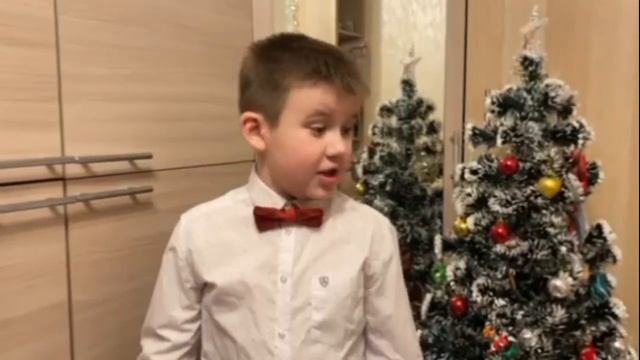 "В защиту Деда Мороза" Александр Крыловский смотреть онлайн