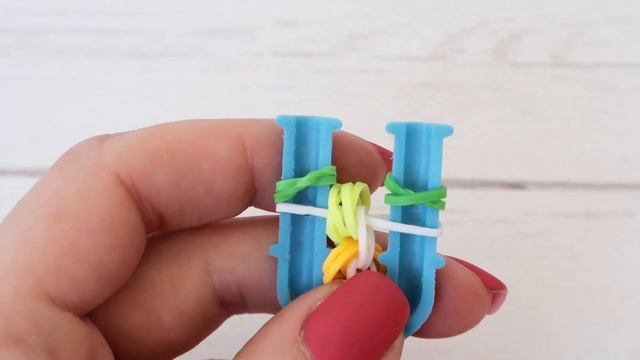 Браслет КРУЖОЧКИ из резинок на рогатке | Простое плетение| Bracelet Rainbow Loom смотреть онлайн