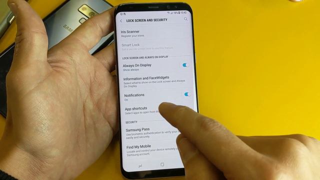 Galaxy S8/S8+: How to REMOVE/CHANGE Camera or Phone App on Lock Screen смотреть онлайн