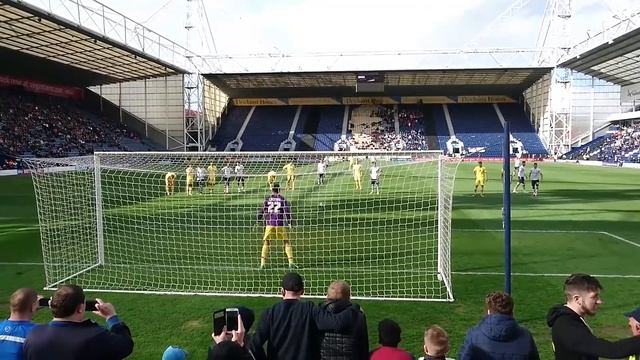 НАПАДАЮЩИЙ, ПРЕВРАТИВШИЙСЯ ВО ВРАТАРЯ В FIFA смотреть онлайн