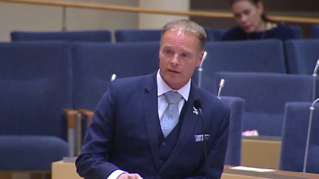 Stefan Jakobsson: Vi behöver en långsiktig skolpolitik смотреть онлайн
