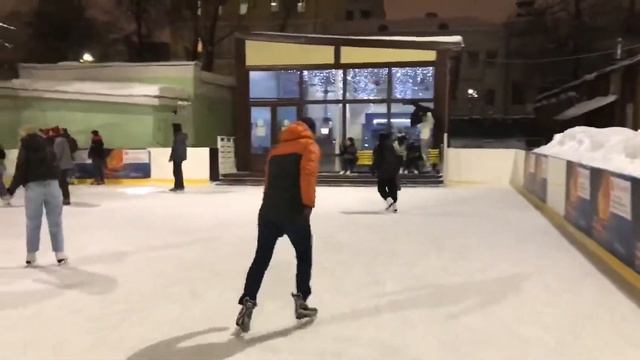 ⛸ Каток в Саду имени Баумана смотреть онлайн