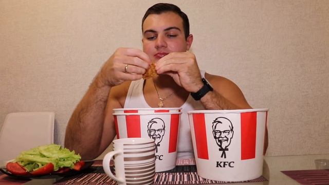 CHALLENGE 100 ОСТРЫХ КРЫЛЬЕВ KFC. ЖЖГИСЬ
