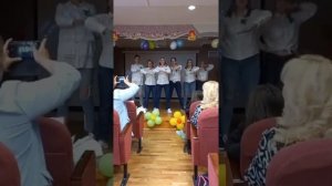 Флешмоб Танец мам 4«Б«класса ГУО СШ 99 г.Минска     выпускной 2022