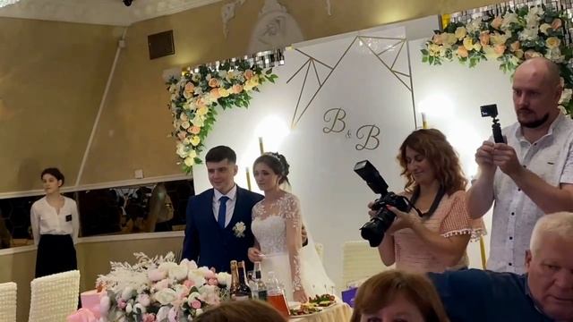 Поздравление от родителей на свадьбе дочери. Песня до слёз. смотреть онлайн