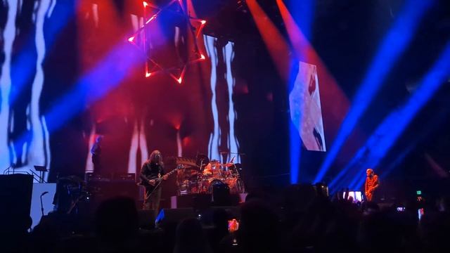 TOOL at the Fiserv Forum November 1, 2023 Forty Six & 2 смотреть онлайн